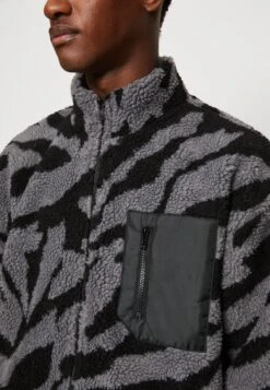 YOURTURN Unisex - Fleecejas - Grey 13 YOURTURN Unisex - Fleecejas - Grey -Yourturn Verkoopwinkel e22cc4c1616341af98da8e664ca12df5