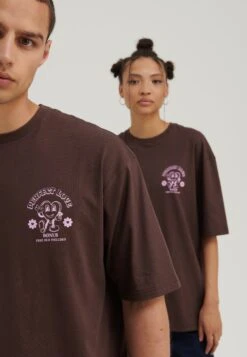 YOURTURN Unisex - T-Shirt Print - Brown -Yourturn Verkoopwinkel e5b8334f62e740c8acb5c76b6c938364