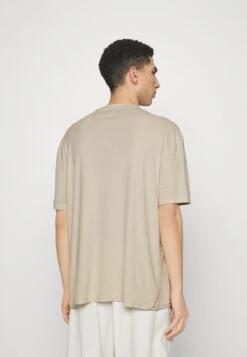 YOURTURN Unisex 2 Pack - T-Shirt Basic - Offwhite/Light Green 10 YOURTURN Unisex 2 Pack - T-Shirt Basic - Offwhite/Light Green -Yourturn Verkoopwinkel e76c22721a5f4d369083afe82213e07c