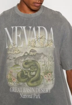 YOURTURN Nevada Wash Graphic Tee Washed - T-Shirt Print - Charcoal 11 YOURTURN Nevada Wash Graphic Tee Washed - T-Shirt Print - Charcoal -Yourturn Verkoopwinkel e829ada2811949e7b41756f8833b261a