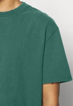 YOURTURN Unisex - T-Shirt Basic - Dark Green 11 YOURTURN Unisex - T-Shirt Basic - Dark Green -Yourturn Verkoopwinkel eab23c23622e4a4a91b7a080d29e9423