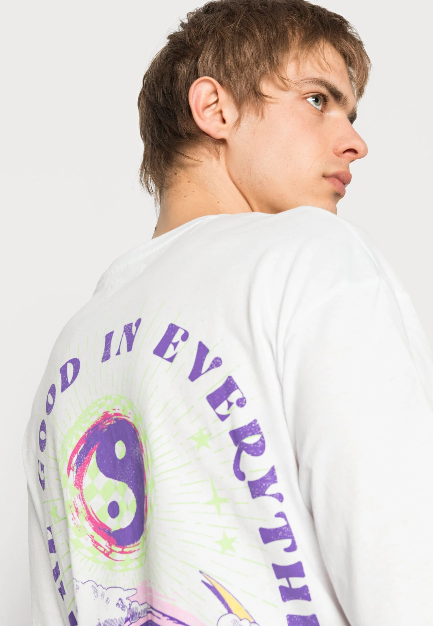 YOURTURN GOOD IN EVERYTHING GRAPHIC T-SHIRT UNISEX - T-shirt Print 6 YOURTURN GOOD IN EVERYTHING GRAPHIC T-SHIRT UNISEX - T-shirt Print - Afbeelding 4