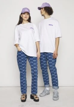 YOURTURN WincentWeiss Unisex - Straight Leg Jeans - Blue Denim -Yourturn Verkoopwinkel f56197d552134c689de43db3e1375ac4