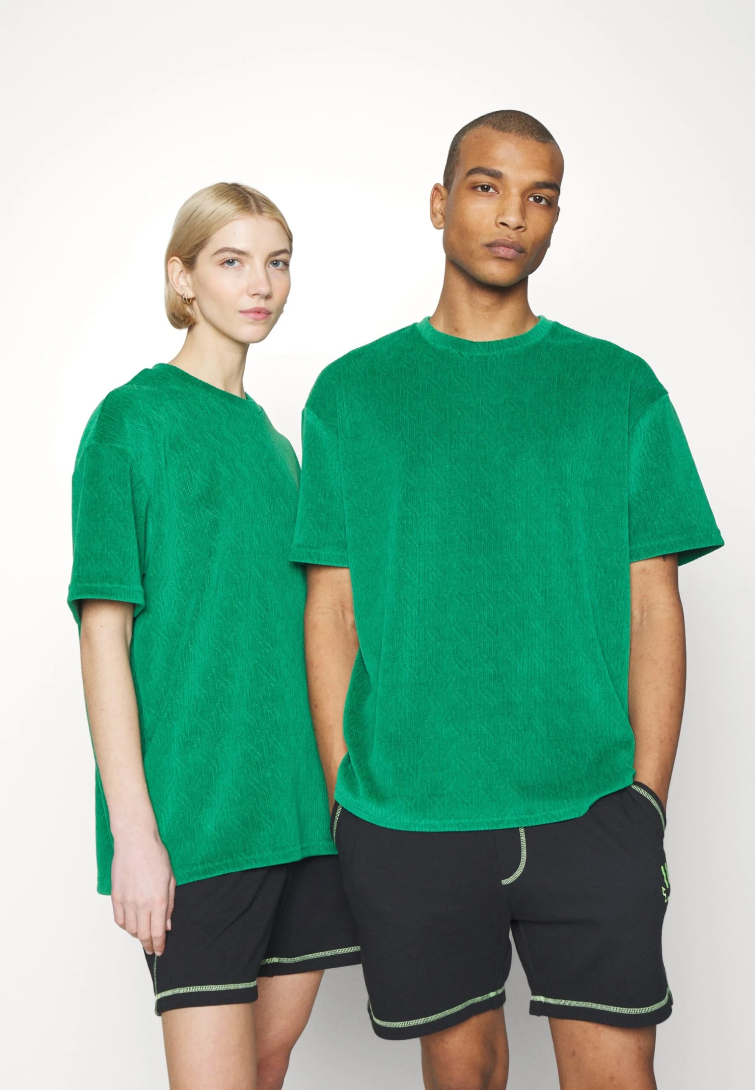 YOURTURN Unisex - T-Shirt Basic - Green 3 YOURTURN Unisex - T-Shirt Basic - Green