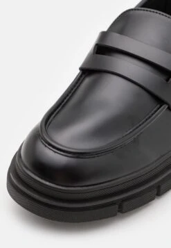 YOURTURN Instappers - Black -Yourturn Verkoopwinkel fbe1d69ec73d424097583e846261fdbb