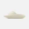 YOURTURN Badslippers - Off-White -Yourturn Verkoopwinkel fd37a663afb74fa99ae4d28d3115916d